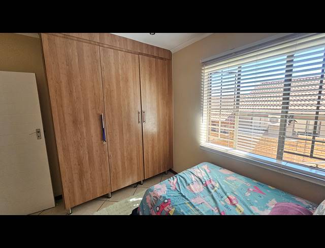 2 BEDROOM SIMPLEX FOR SALE IN MOOIKLOOF RIDGE